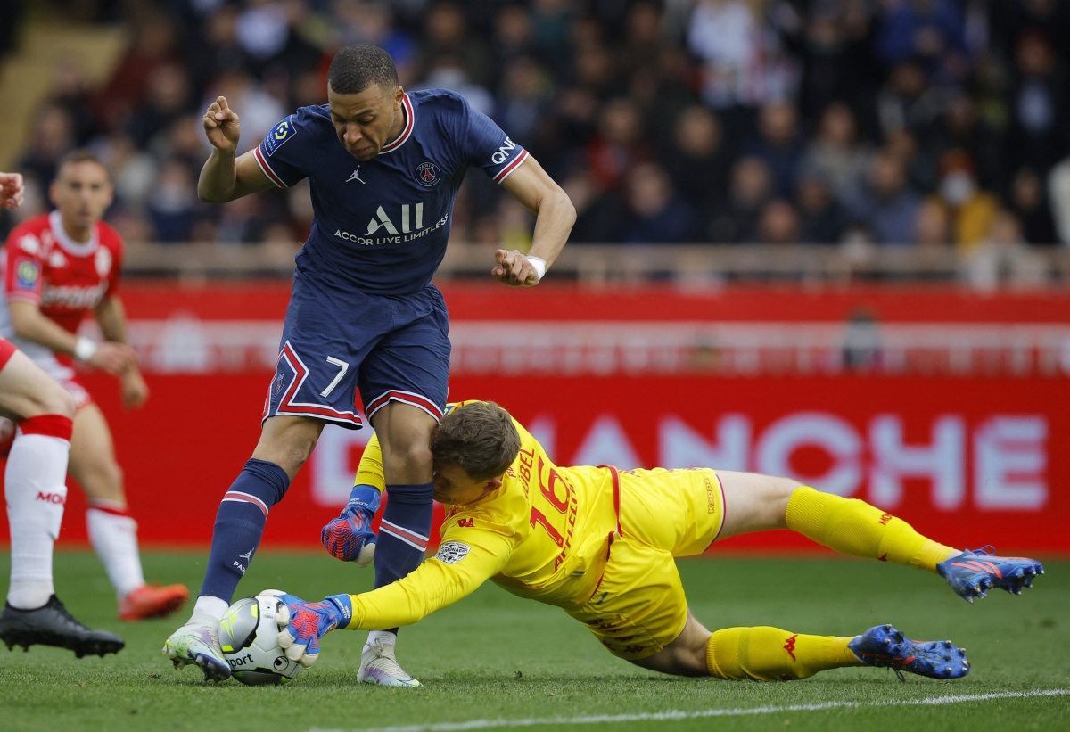 Mbappe suýt ghi bàn vào lưới đội bóng cũ. (Ảnh: Reuters)