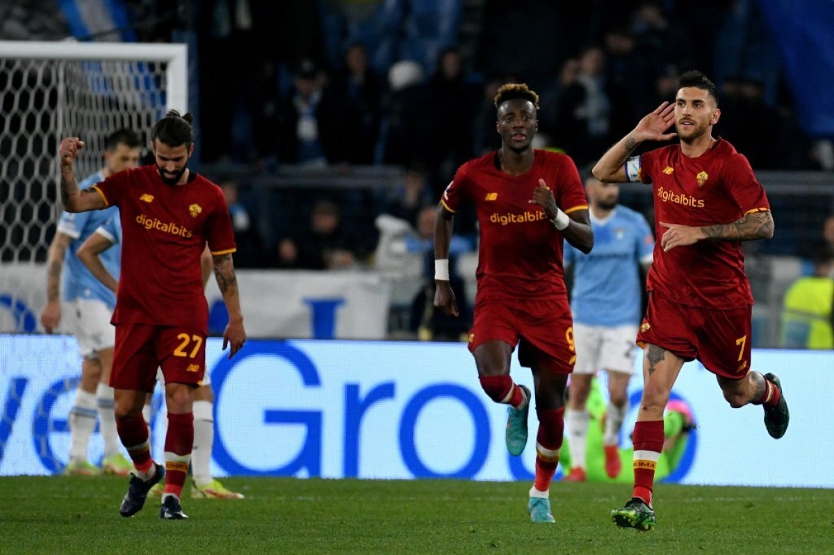 AS Roma giành chiến thắng hoành tráng trước Lazio. (Ảnh: Reuters)