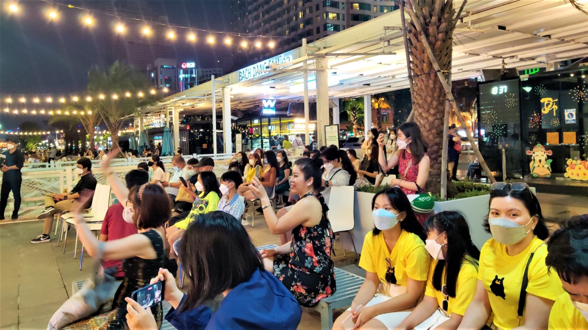 Qua 4 buổi diễn, khán giả đến thưởng thức 