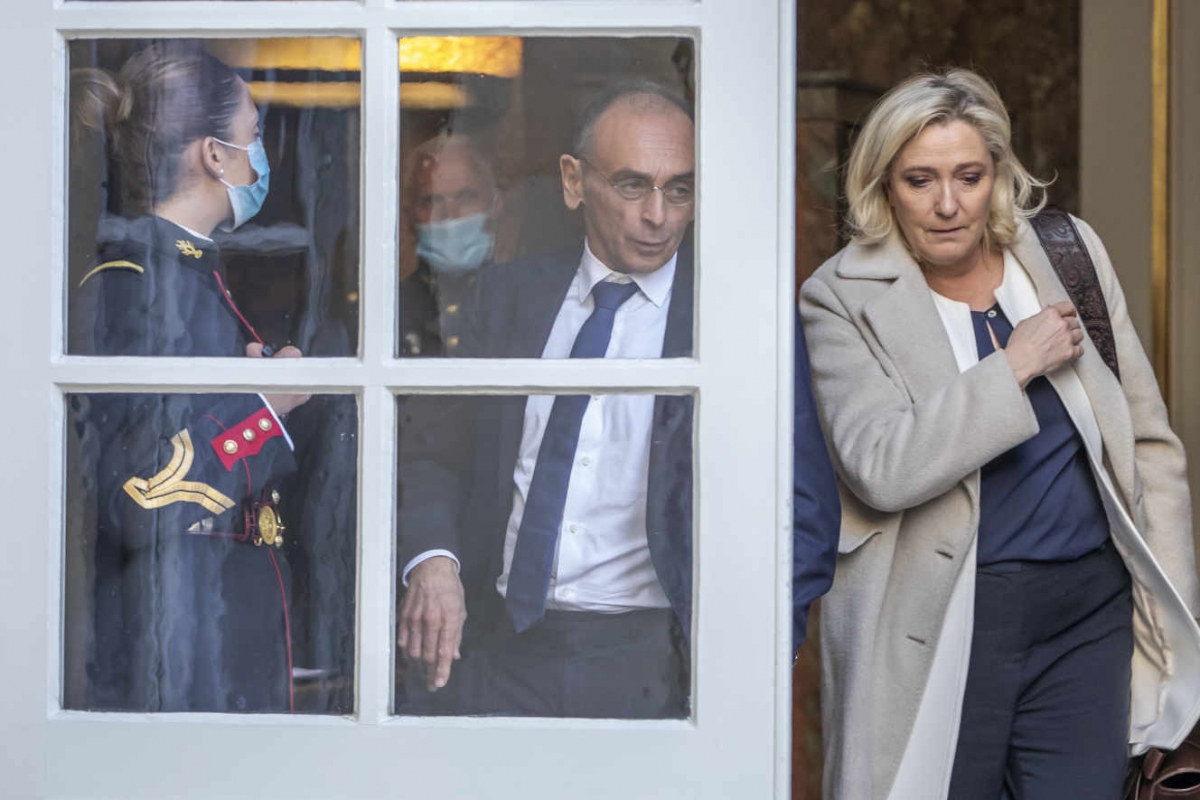 Hai ƯCV Eric Zemmour và Marine Le Pen bị chỉ trích vì bị cho là thân Nga. (Ảnh: Le Monde)