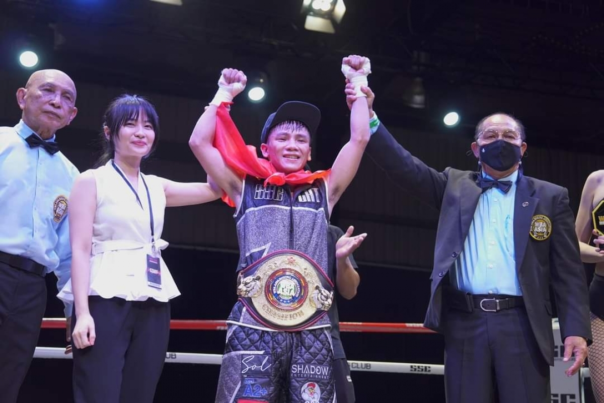 Võ sĩ quyền Anh Lê Hữu Toàn giành đai vô địch WBA châu Á hạng minimum. (Ảnh: WBA Asia).