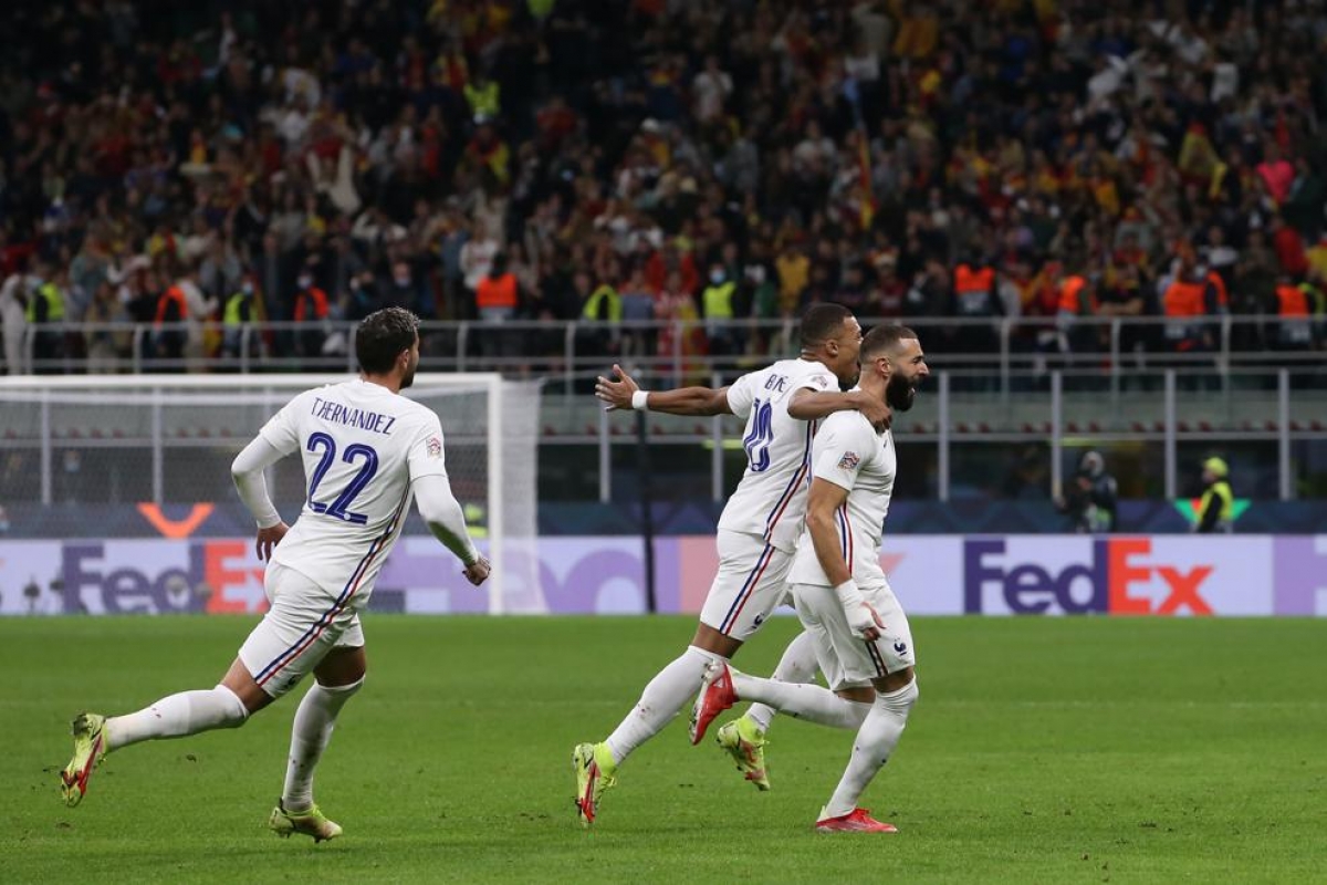 Benzema và Mbappe cùng nhau tỏa sáng mang về chức vô địch cho Pháp.