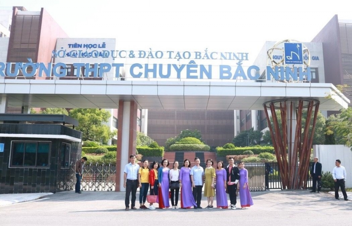 Năm 2021, tỉnh Bắc Ninh cũng có chính sách thu hút GS, PGS, TS về công tác tại trường THPT Chuyên của tỉnh với mức hỗ trợ hấp dẫn nhưng đến nay vẫn chưa mời được GS, PGS nào. (Ảnh minh họa: website Trường THPT chuyên Bắc Ninh)