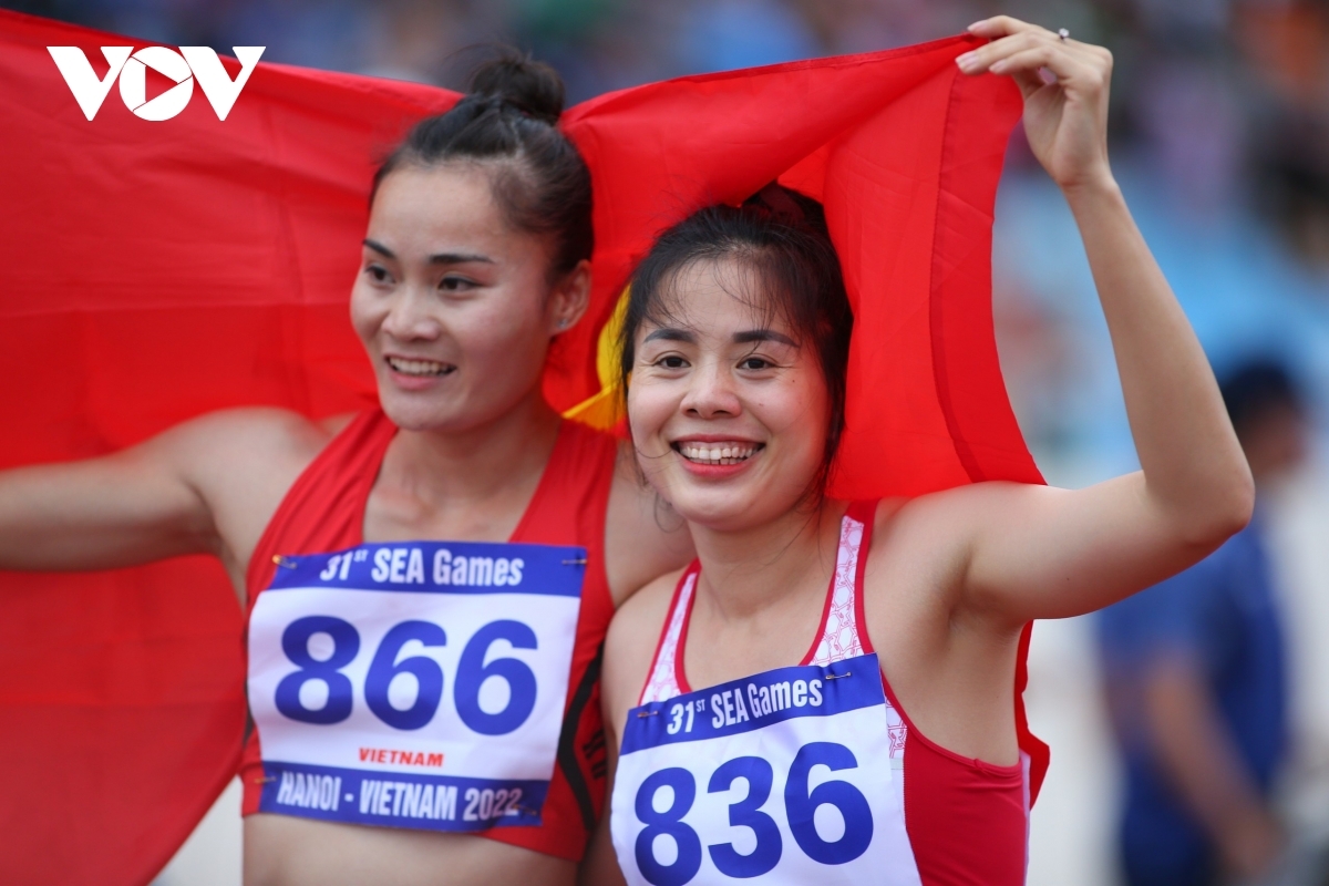 Nguyễn Thị Huyền giành HCV nội dung chạy 400m nữ. (Ảnh: Quang Trung). 