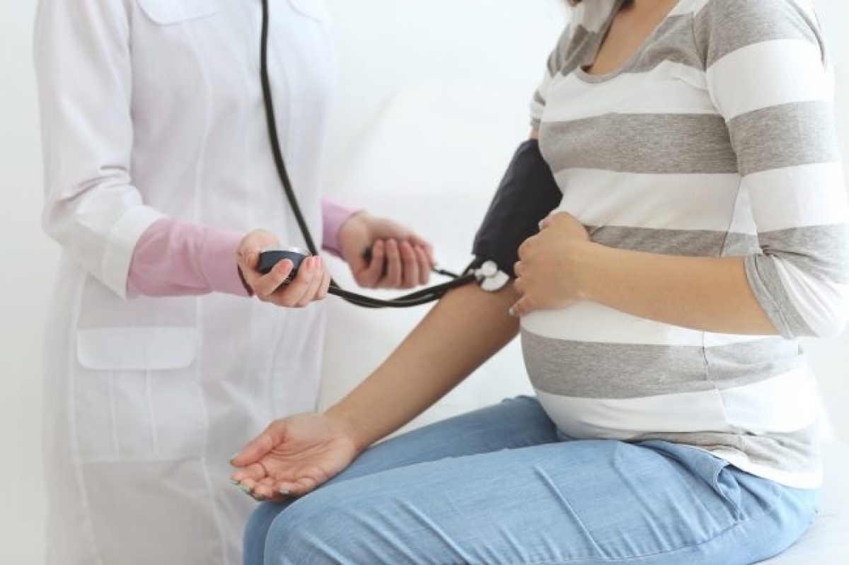 Phụ nữ mắc bệnh hở van tim cần được theo dõi sát sao trong suốt thai kỳ 