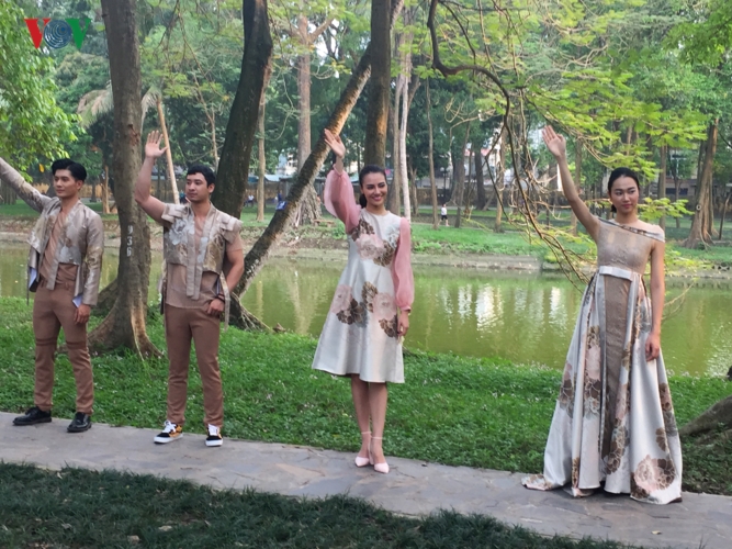hong que do sac cung dan mau tai tuan le thoi trang viet nam 2019 hinh 15