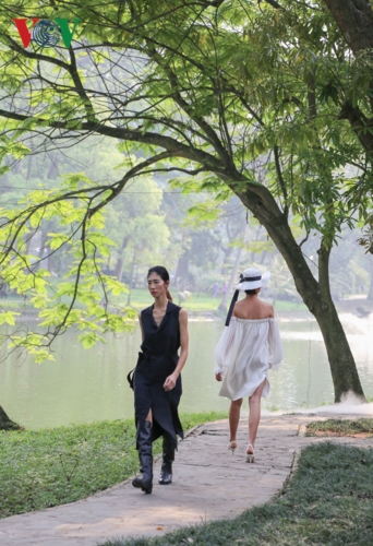 hong que do sac cung dan mau tai tuan le thoi trang viet nam 2019 hinh 6