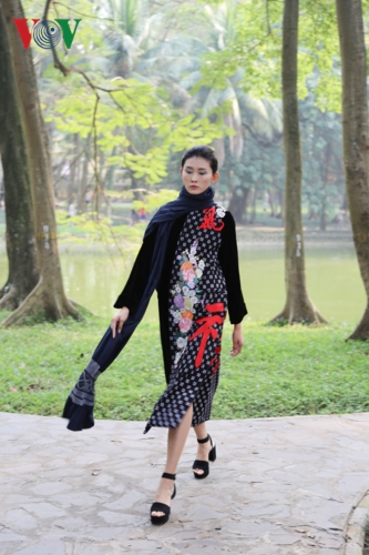 hong que do sac cung dan mau tai tuan le thoi trang viet nam 2019 hinh 13