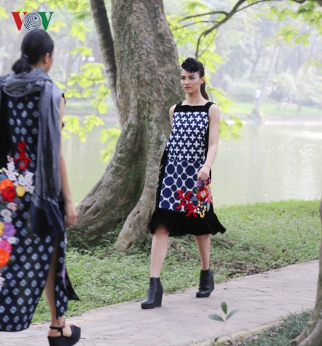 hong que do sac cung dan mau tai tuan le thoi trang viet nam 2019 hinh 11