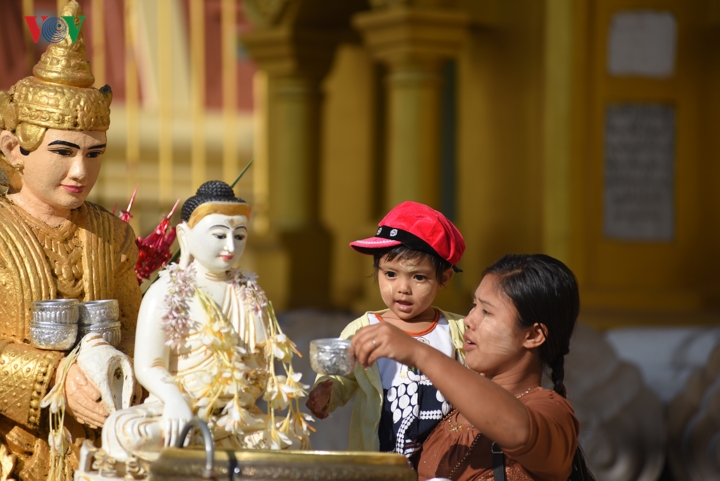 chua vang - ngoi chua phat giao linh thieng bac nhat myanmar hinh 7