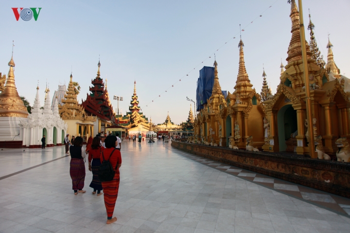 chua vang - ngoi chua phat giao linh thieng bac nhat myanmar hinh 4