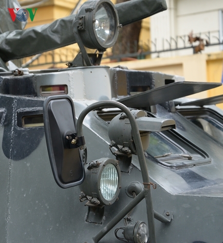 can canh xe thiet giap cho quan btr-60 trong bien che quan doi vn hinh 10