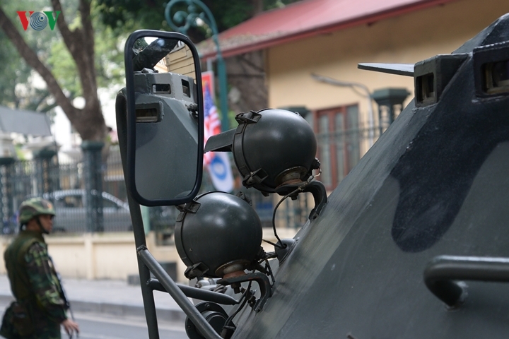can canh xe thiet giap cho quan btr-60 trong bien che quan doi vn hinh 14