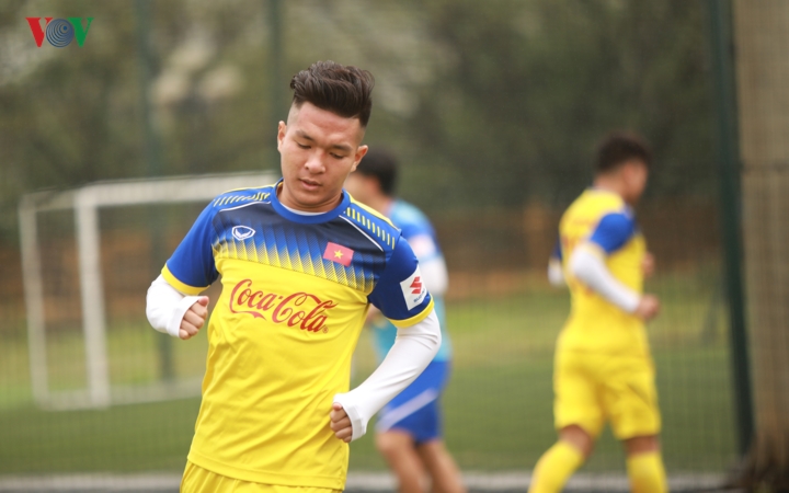 thay park "soi" u23 viet nam tap luyen, sap gach ten 6 nguoi nua hinh 6
