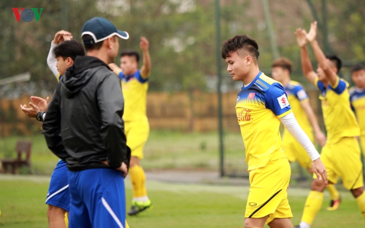 thay park "soi" u23 viet nam tap luyen, sap gach ten 6 nguoi nua hinh 7