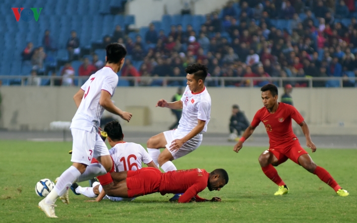 hanh dong kho do bui tien dung o tran u23 viet nam 1-0 u23 indonesia hinh 3