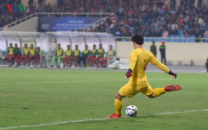 hanh dong kho do bui tien dung o tran u23 viet nam 1-0 u23 indonesia hinh 4