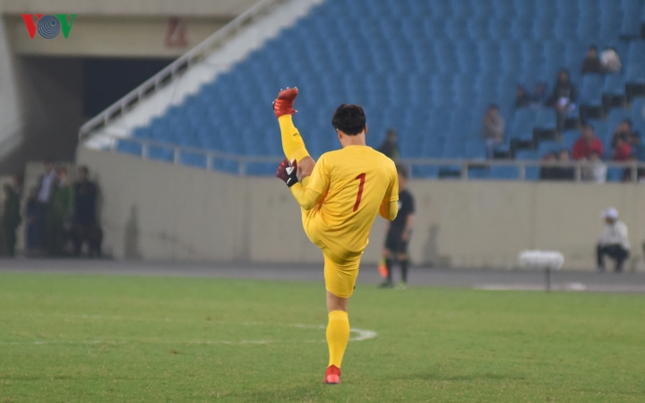 hanh dong kho do bui tien dung o tran u23 viet nam 1-0 u23 indonesia hinh 6