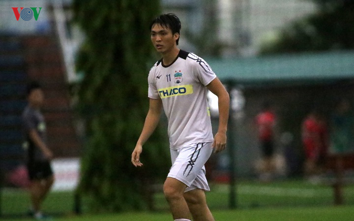 tuan anh, xuan truong doi mua tap luyen cung hagl quyet dau ha noi fc hinh 4