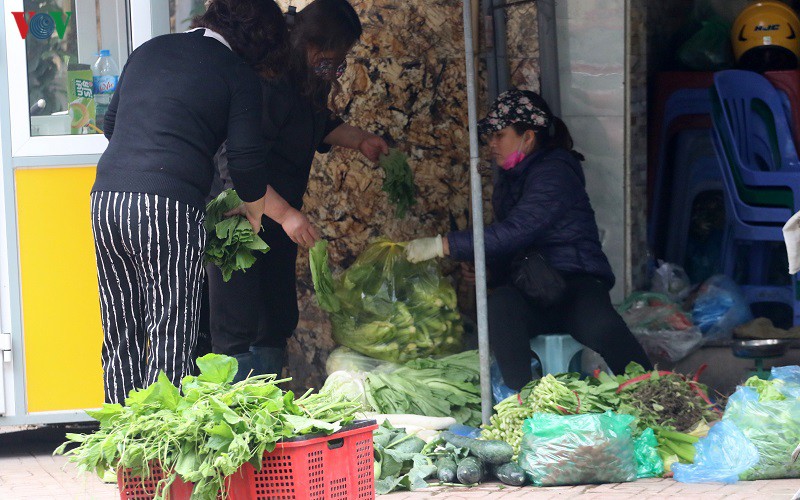 ha noi: cho, sieu thi vang nguoi mua ngay dau cach ly toan xa hoi hinh 9