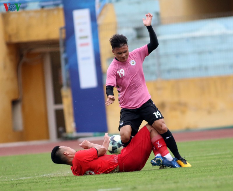 thay park tang qua sinh nhat que ngoc hai sau tran ha noi fc - viettel hinh 6