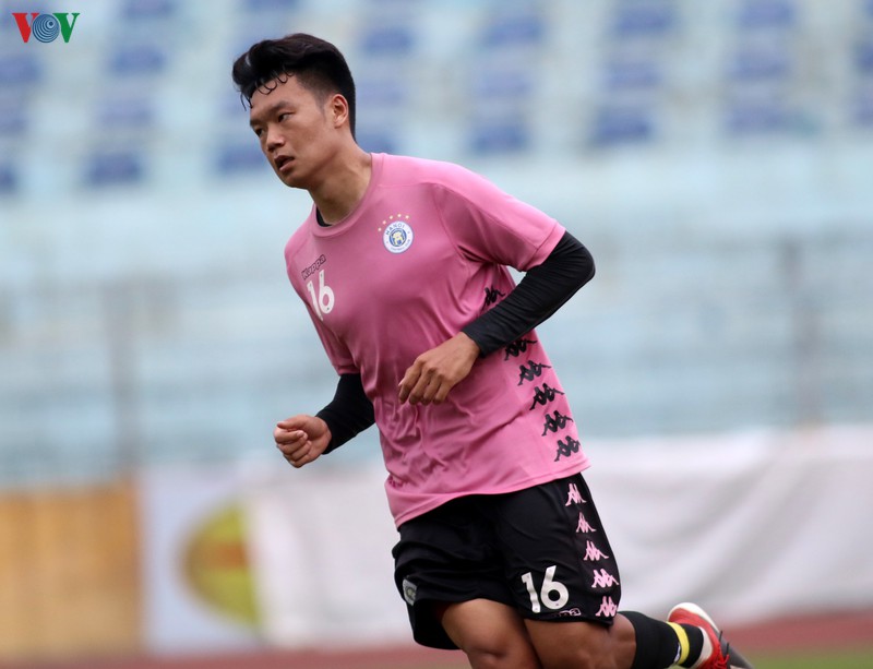 thay park tang qua sinh nhat que ngoc hai sau tran ha noi fc - viettel hinh 7