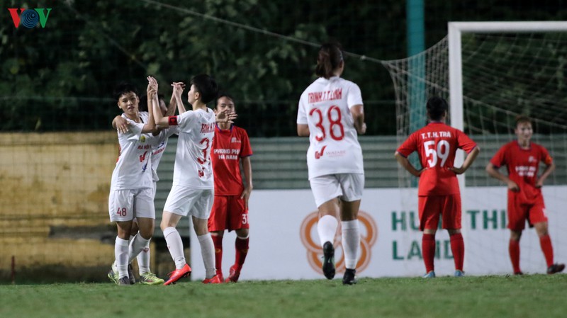 chum anh: ha noi lap hat-trick vo dich giai bong da u19 nu quoc gia hinh 3