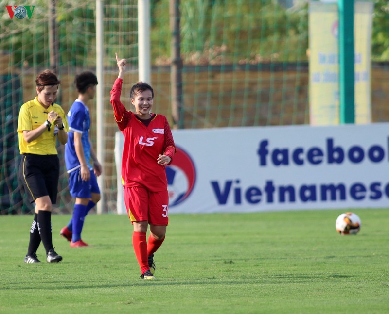 chum anh: ha noi lap hat-trick vo dich giai bong da u19 nu quoc gia hinh 6