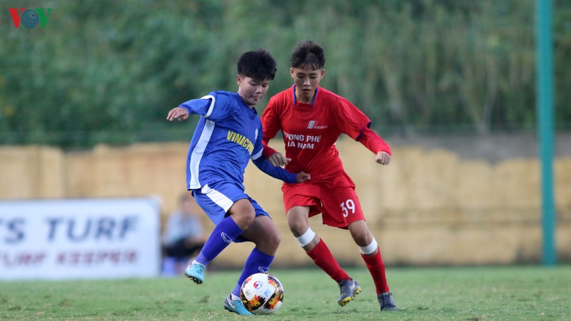 chum anh: ha noi lap hat-trick vo dich giai bong da u19 nu quoc gia hinh 7
