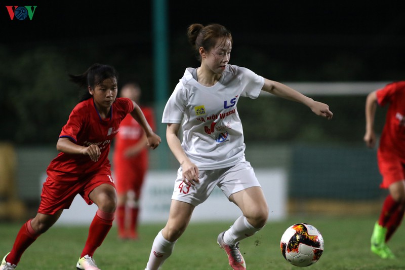 chum anh: ha noi lap hat-trick vo dich giai bong da u19 nu quoc gia hinh 2