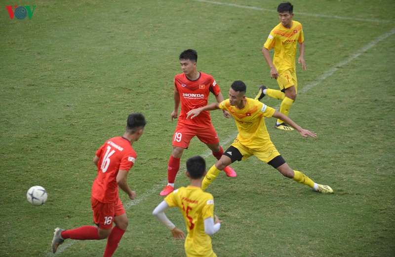 hlv park hang seo "nhan mat" vi nhieu cau thu u22 viet nam chan thuong hinh 2