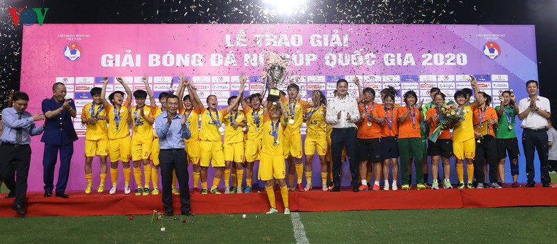 clb nu tphcm vo dich cup qg nu ngay lan dau tham du hinh 7