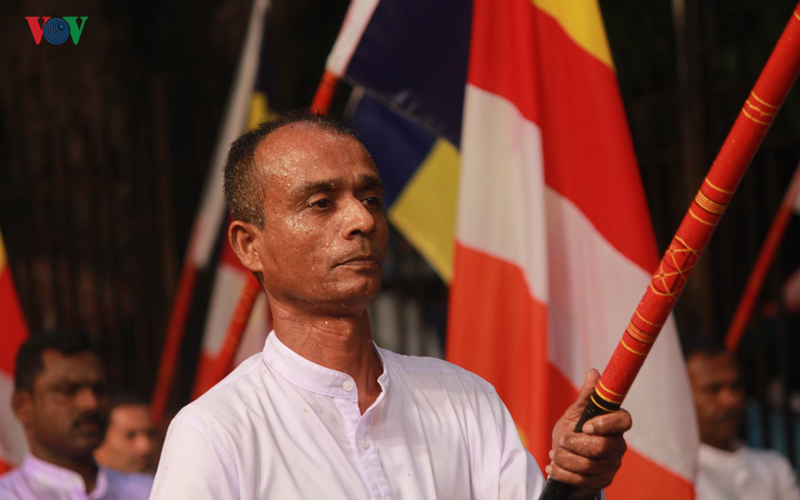 can canh le hoi phat giao lon nhat tai sri lanka hinh 22