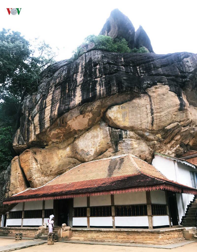 nu cuoi va vi ca ri me hoac du khach quoc te toi sri lanka hinh 19