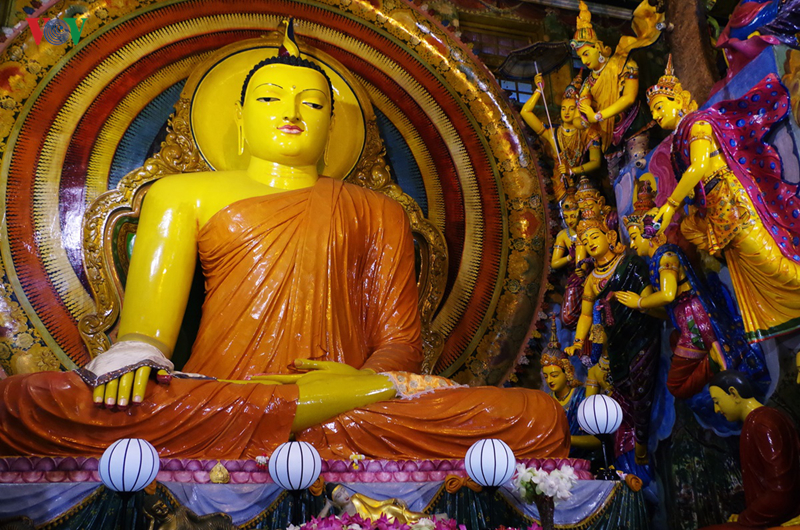 chiem nguong ngoi chua 120 nam tuoi o thu do colombo, sri lanka hinh 6