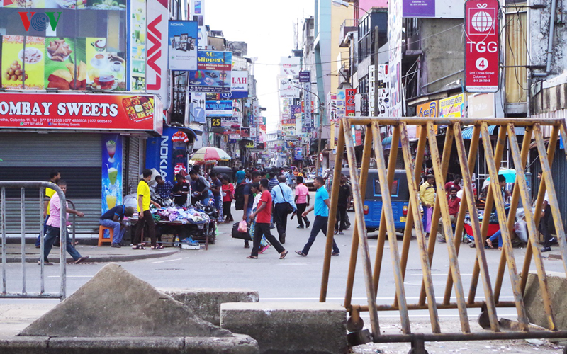 colombo tro lai voi ve binh yen von co sau vu khung bo kinh hoang hinh 12