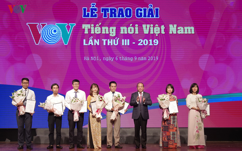 toan canh le trao giai thuong tieng noi viet nam lan thu 3 nam 2019 hinh 3