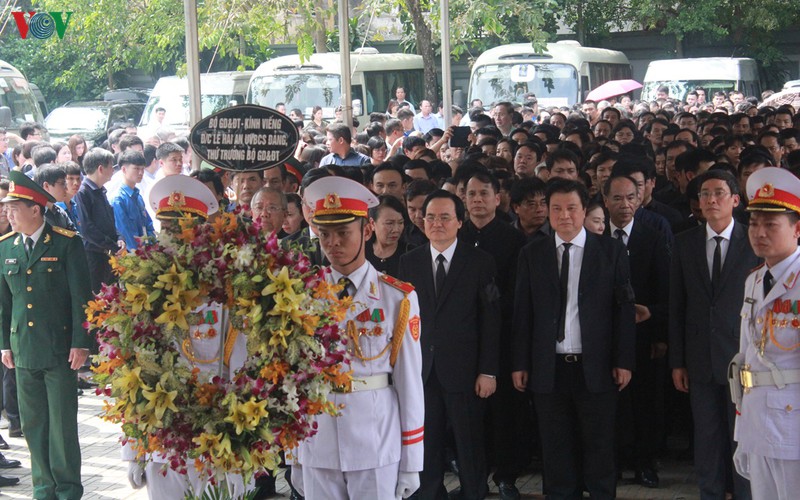 dong nguoi tien biet co thu truong bo gd-dt le hai an hinh 7
