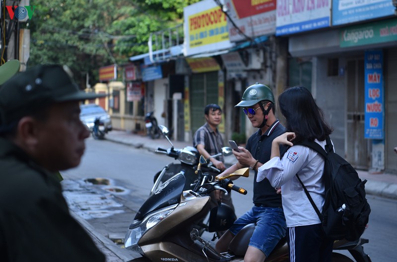 nhung cai om gui gam ngan loi dong vien con thi tot vao lop 10 hinh 2