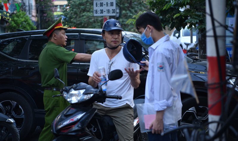 nhung cai om gui gam ngan loi dong vien con thi tot vao lop 10 hinh 7