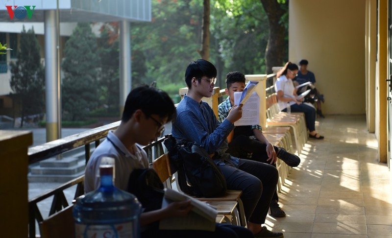 nhung cai om gui gam ngan loi dong vien con thi tot vao lop 10 hinh 15