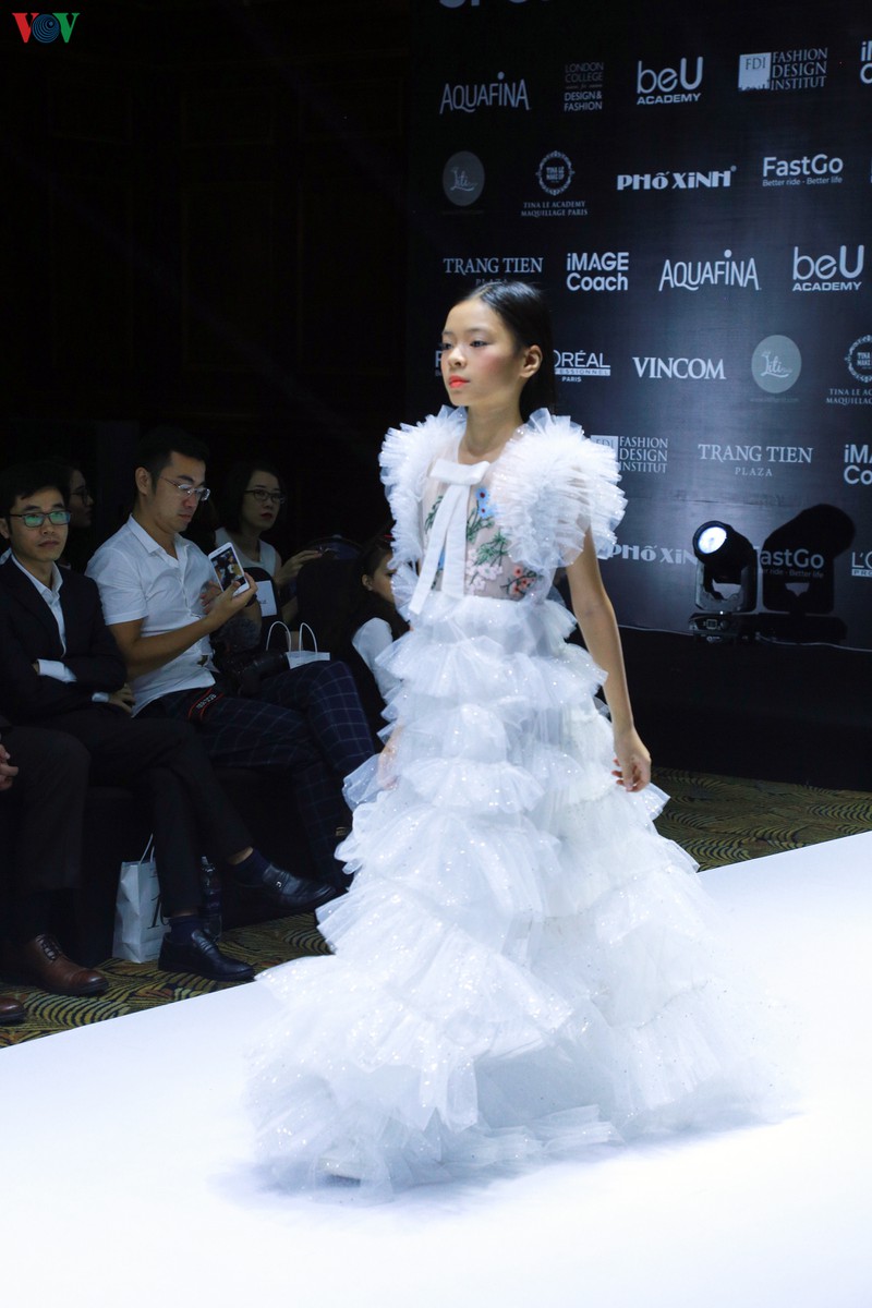 he lo 14 ntk se gop mat trong vietnam international fashion week 2019 hinh 21