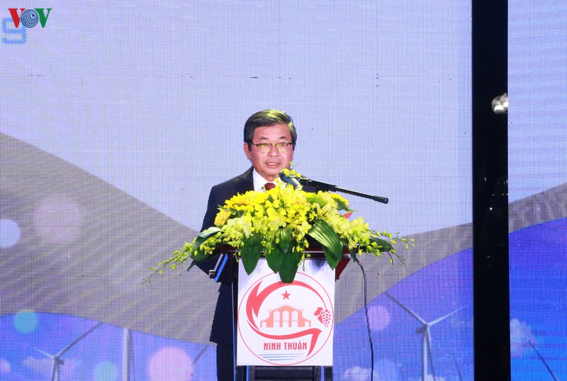 nguoi ha noi duoc dam minh trong dieu mua apsara  hinh 4