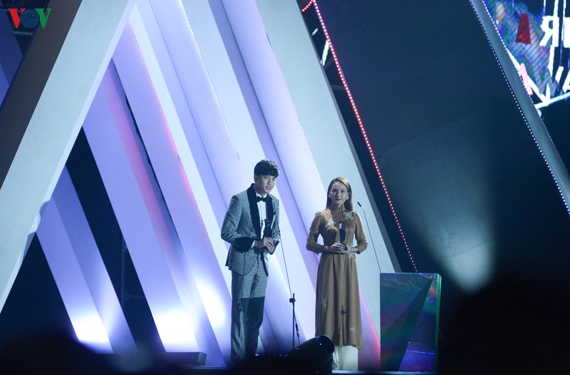 ket qua aaa 2019 gay sot: twice, seventeen, got7 gianh giai cao nhat hinh 19