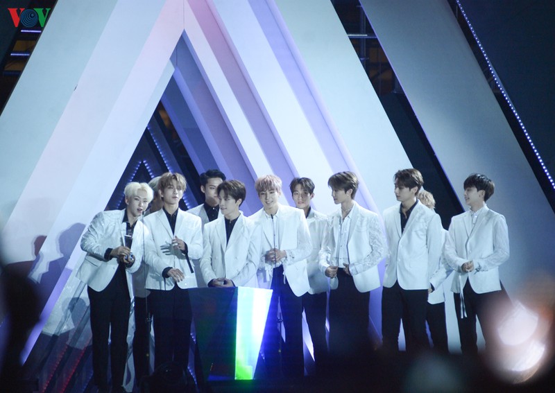ket qua aaa 2019 gay sot: twice, seventeen, got7 gianh giai cao nhat hinh 4