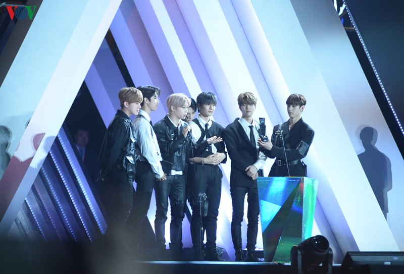 ket qua aaa 2019 gay sot: twice, seventeen, got7 gianh giai cao nhat hinh 15