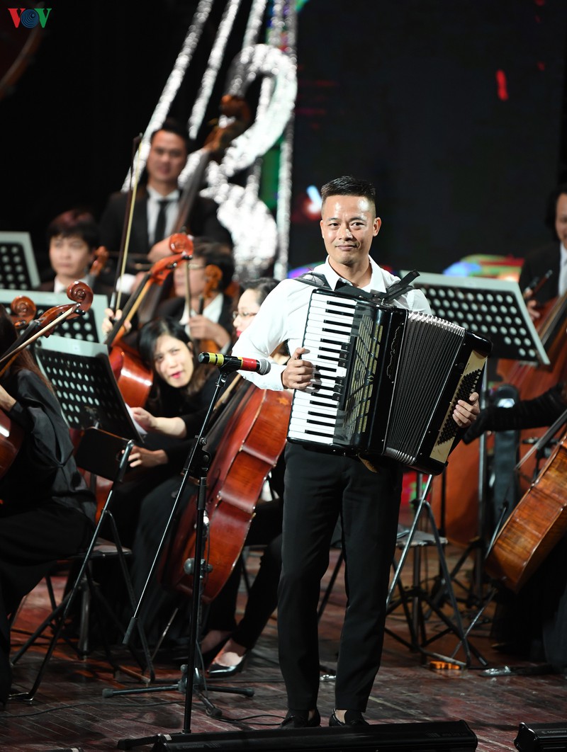 chuong trinh "duoi la quan ky" tri an nhac si quan doi doan nho hinh 11