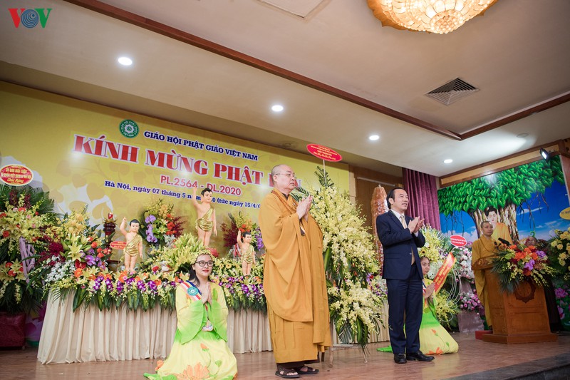 toan canh dai le phat dan 2020 tai chua quan su, ha noi  hinh 12