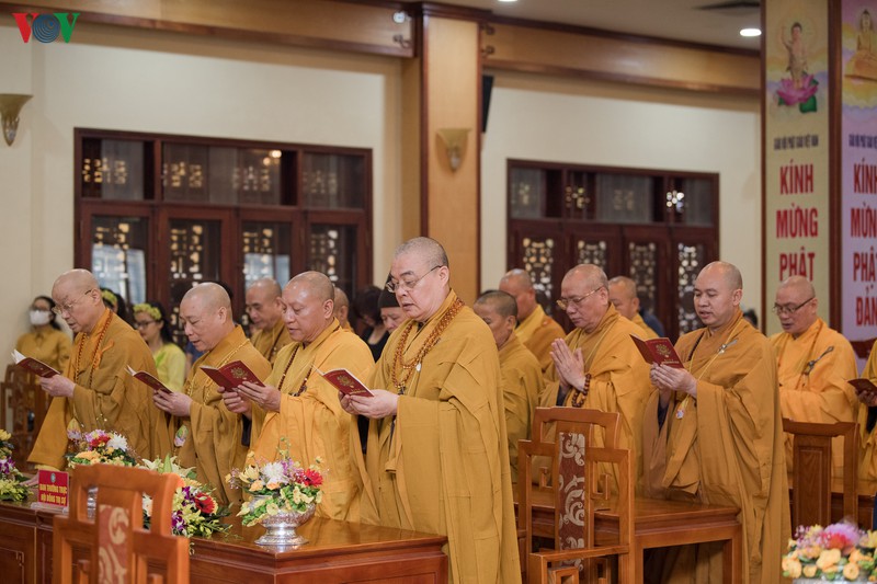 toan canh dai le phat dan 2020 tai chua quan su, ha noi  hinh 8