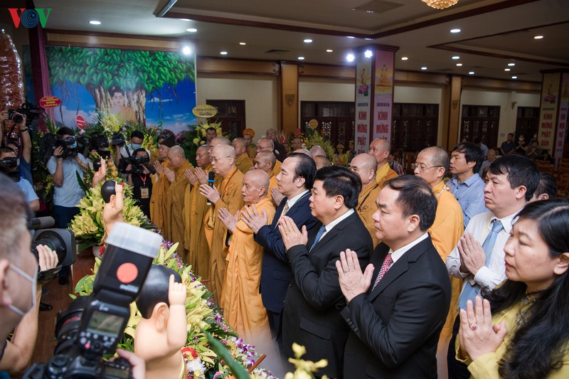 toan canh dai le phat dan 2020 tai chua quan su, ha noi  hinh 14